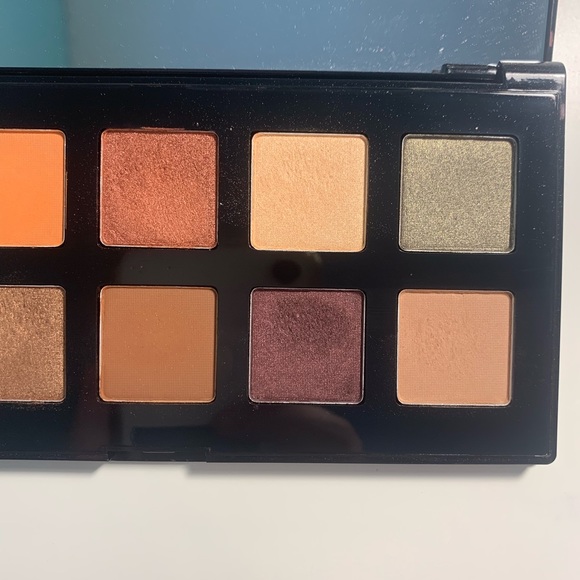 eyeshadow palette - Picture 3 of 3
